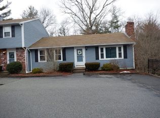 7 Robin Cir APT 6, Norton, MA 02766