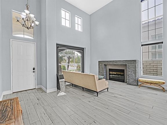 4th image of 2510 Putting Green Dr