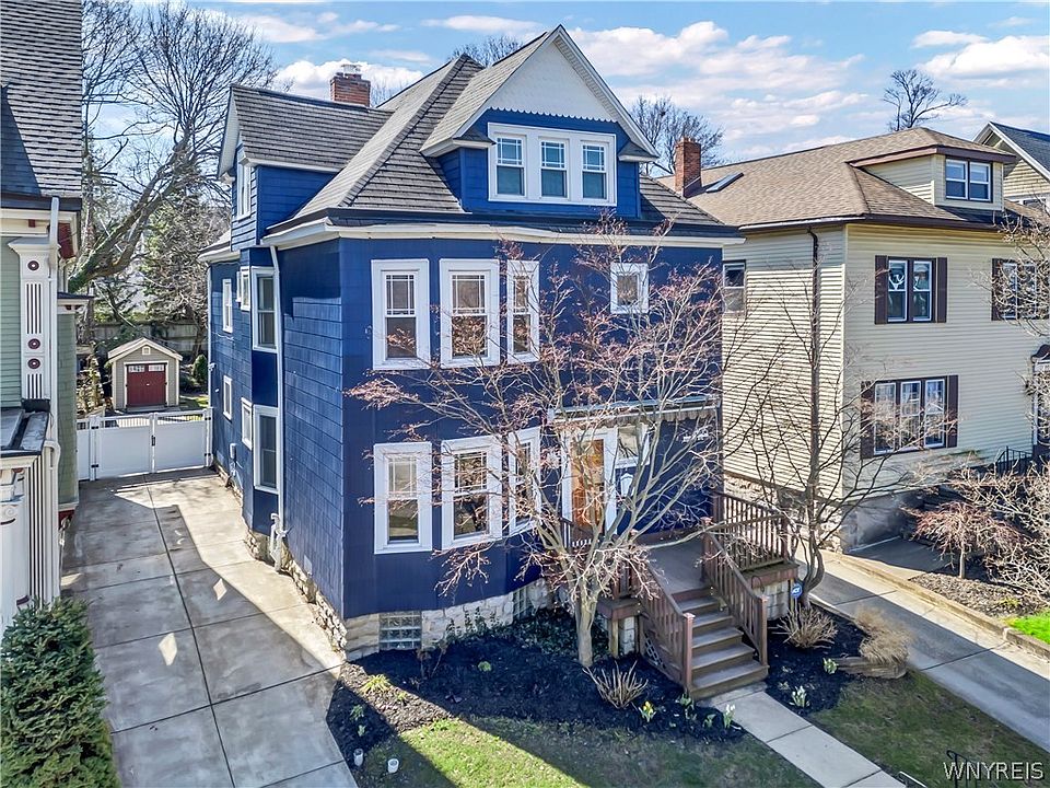 1st image of 805 Auburn Ave