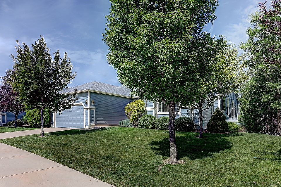 2nd image of 4090 Golf Club Dr