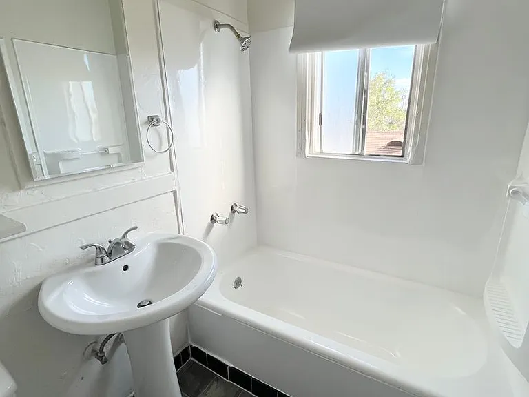 1147 Broad Ave — Photo 14