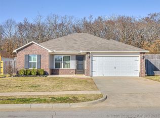 14852 274th Ave, Coweta, OK 74429