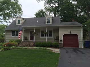 7 Birch St, Mendham, NJ 07945