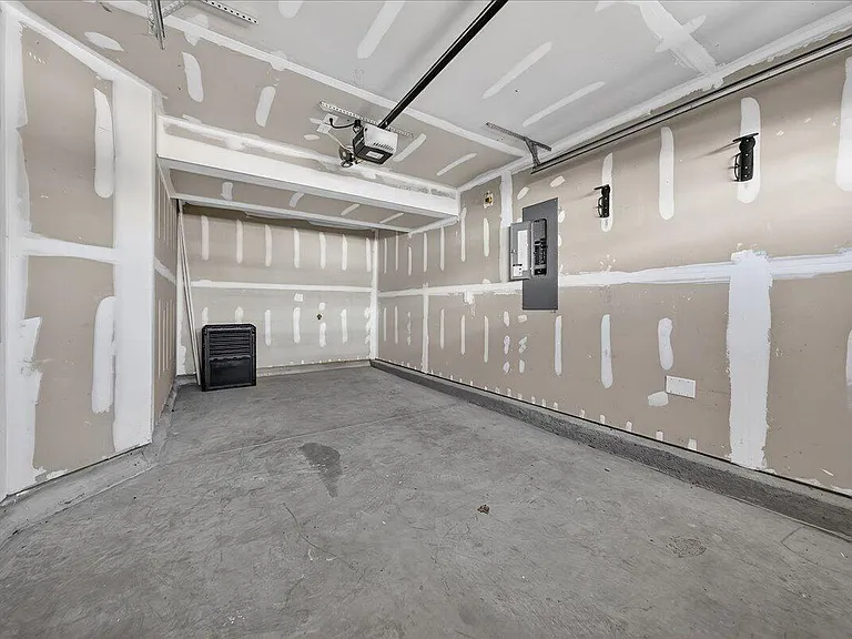 3009 Soft Breeze Dr — Photo 34