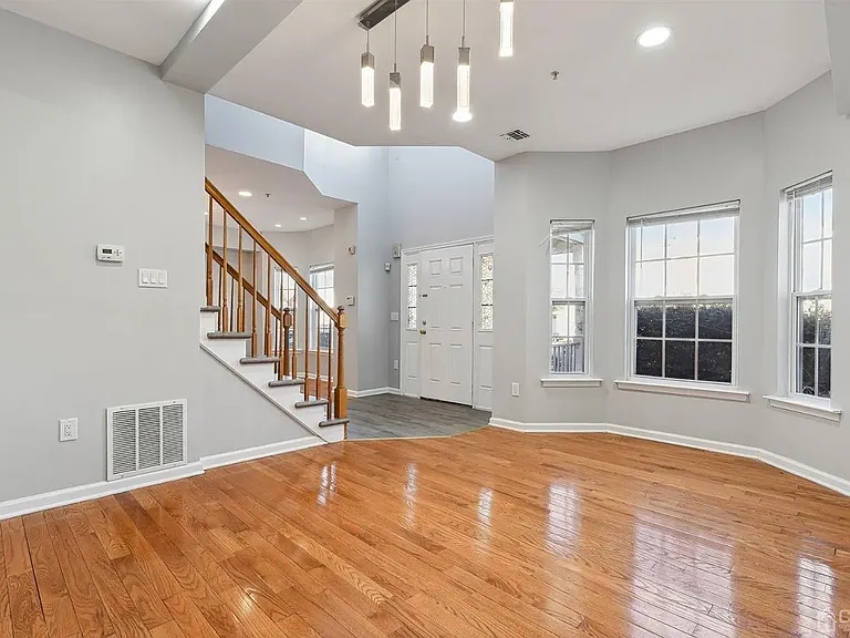 194 Pinelli Dr — Photo 11