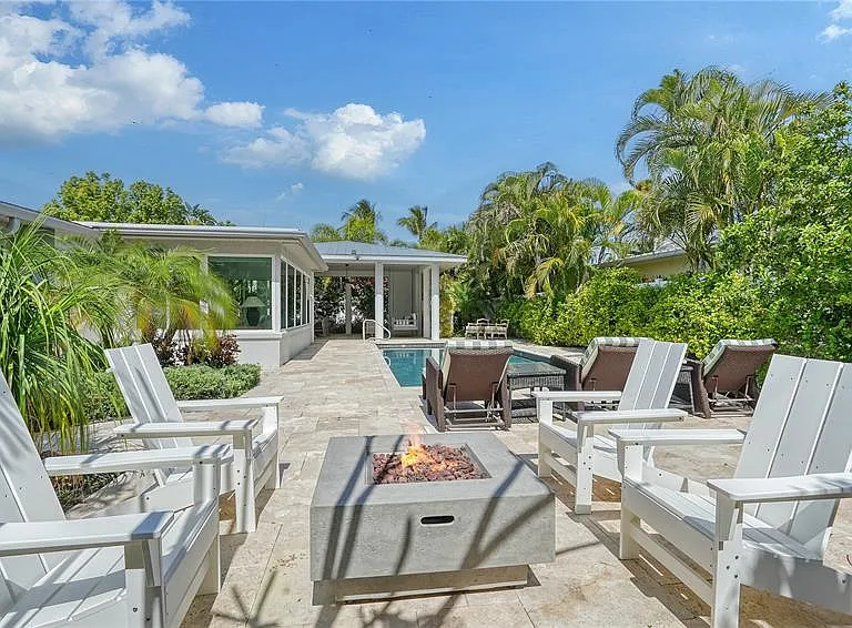 425 McKinley Dr — Photo 56