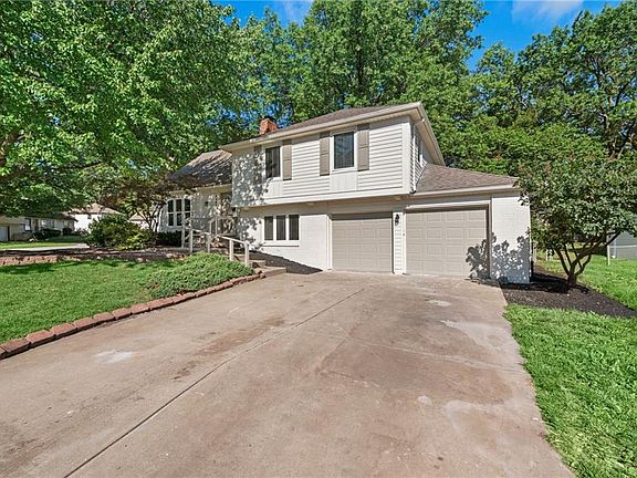 2nd image of 9640 Hardy St