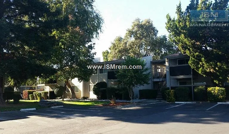 Menlo Pointe — Photo 34