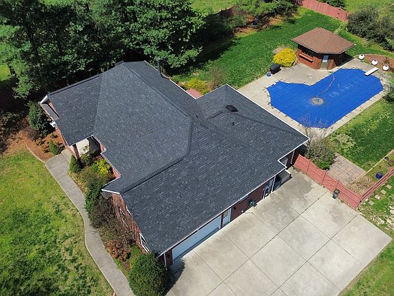 5th image of 213 Bradshaw Rd