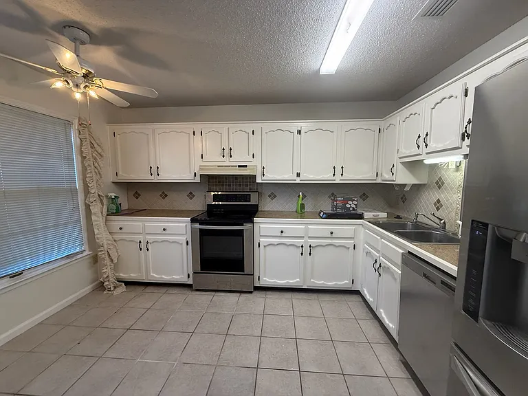 3431 Wildewood Dr — Photo 4