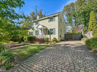 1940 N Upton St, Arlington, VA 22207