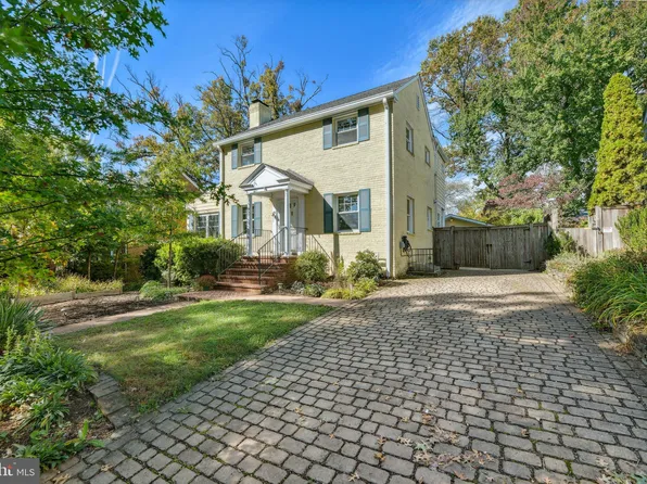 1940 N Upton St, Arlington, VA 22207