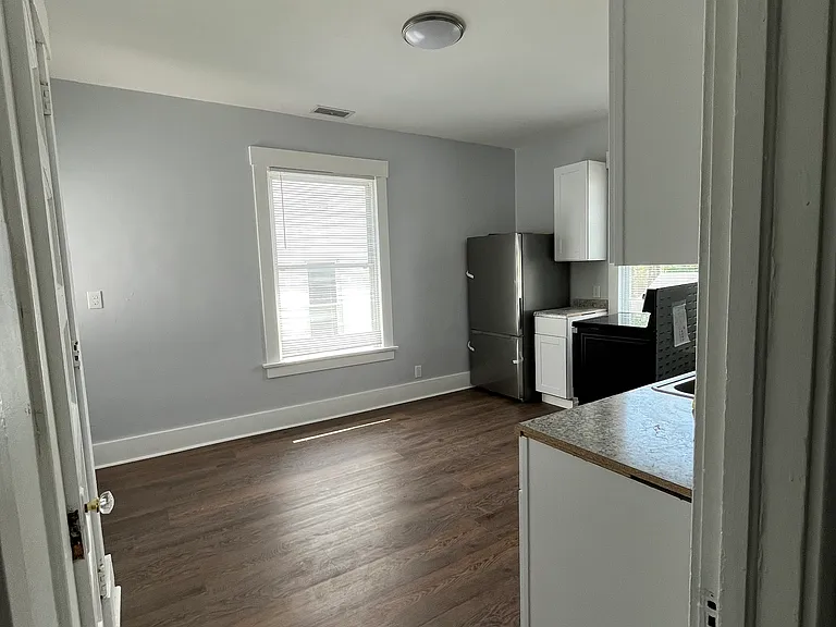 803 S Main Ave #1/2 — Photo 4