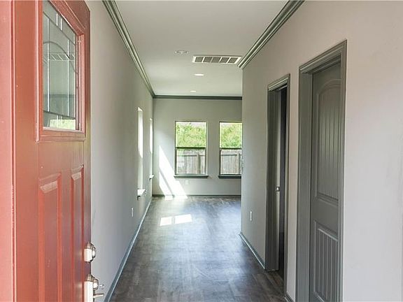 3rd image of 4401 Creede Dr