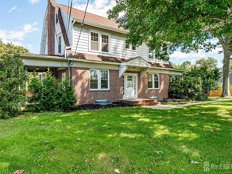 338 Buckelew Ave — Photo 60