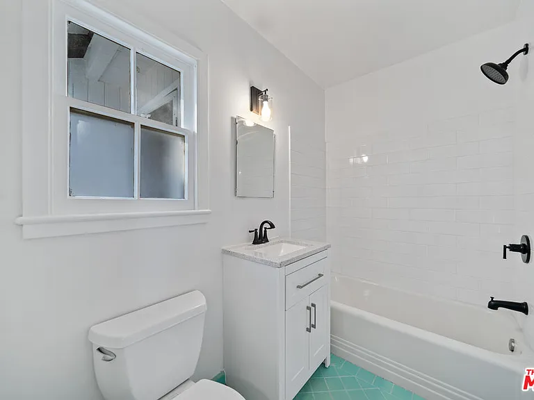 109 Homewood Rd — Photo 22