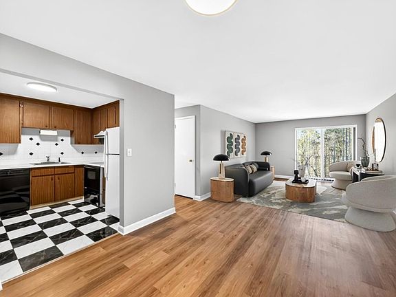 5th image of 1321 Worcester Rd APT 506