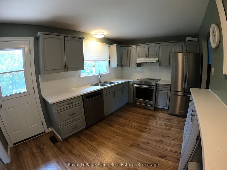 1167 Weller St #MAIN FLOOR — Photo 15