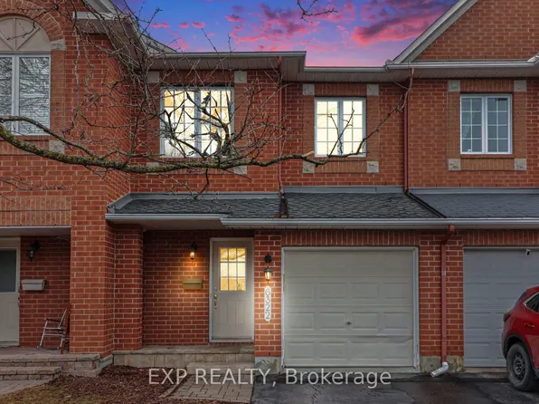 6322 Sablewood Pl, Ottawa, ON K1C 7M6