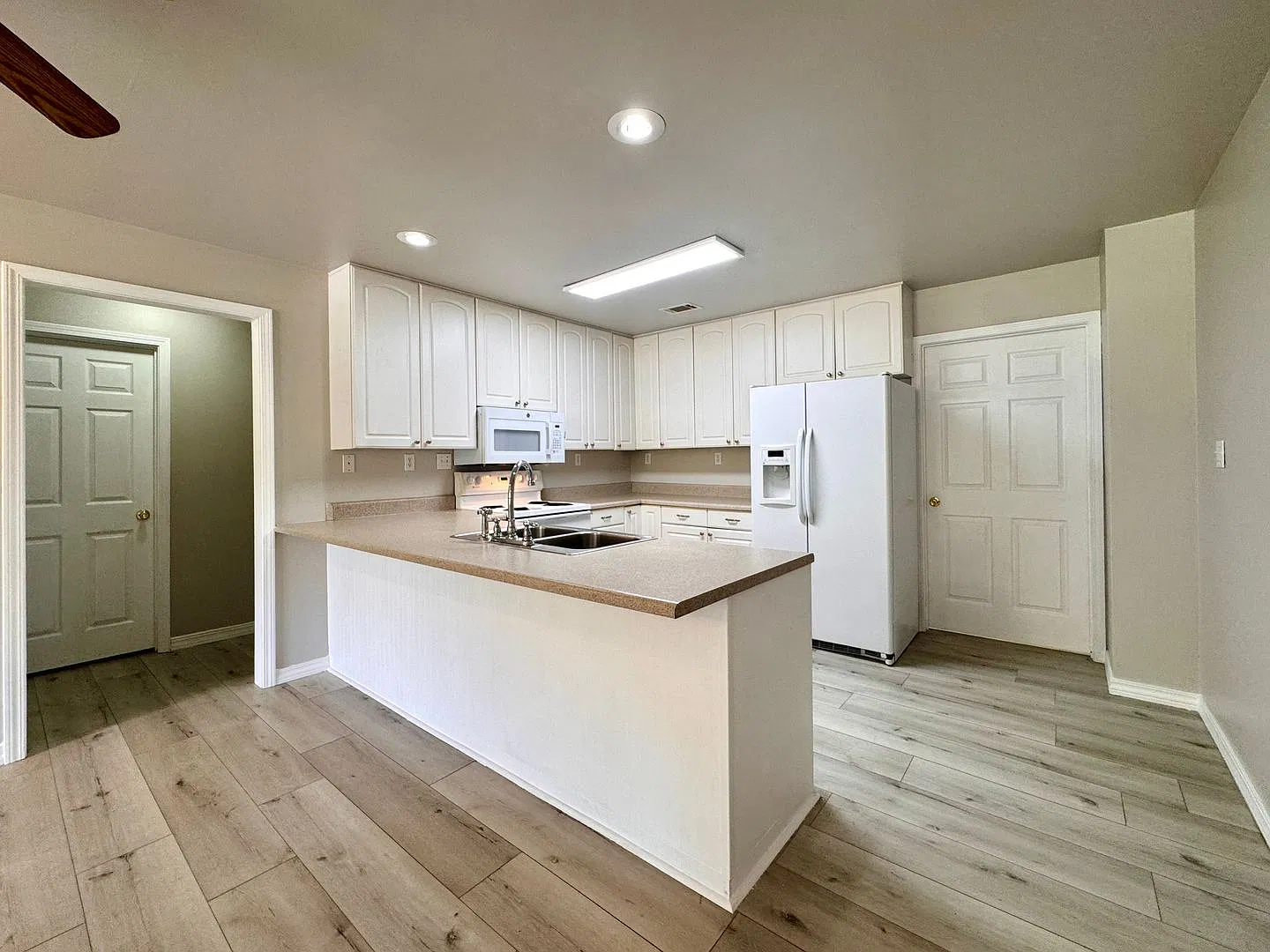 642 Scoggins Duplex — Photo 3