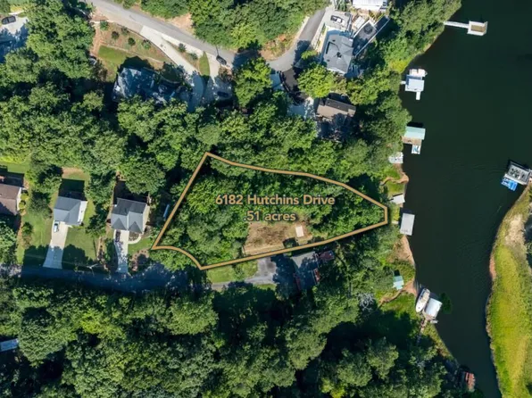 6182 Hutchins Dr, Buford, GA 30518