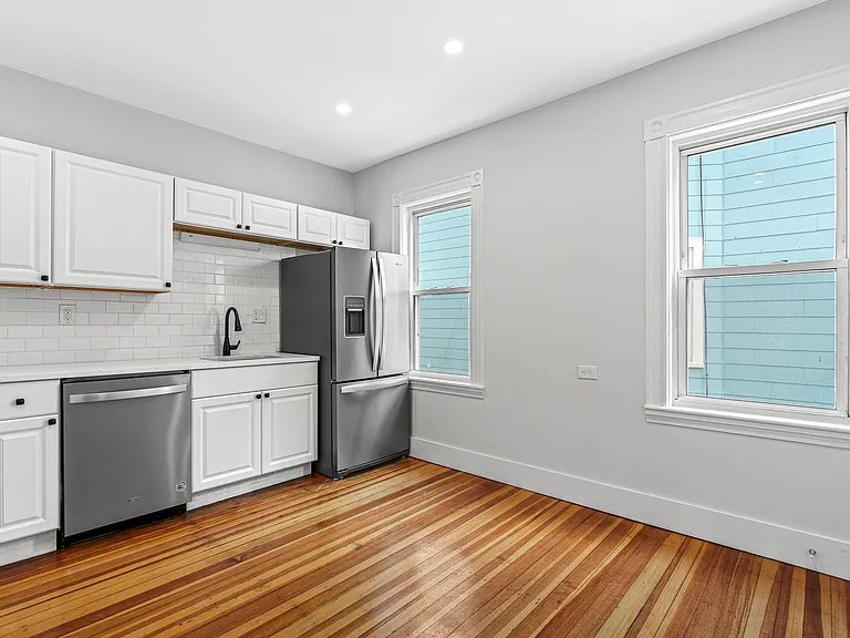 79 Pleasant St #2 — Photo 2