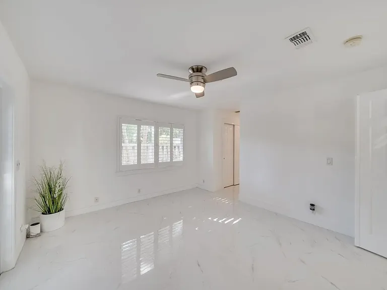 1112 NE 17th Way #1112 — Photo 21