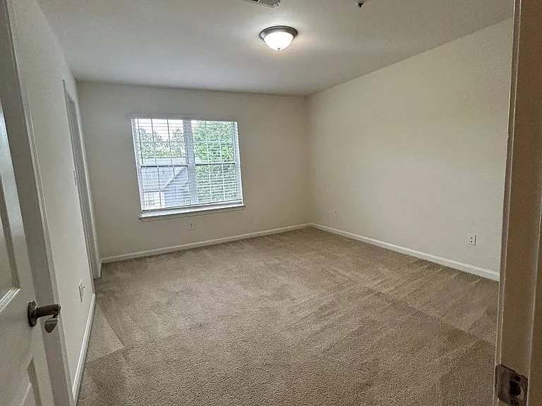 Wesley St. Claire Apartments at Lawrenceville — Photo 127
