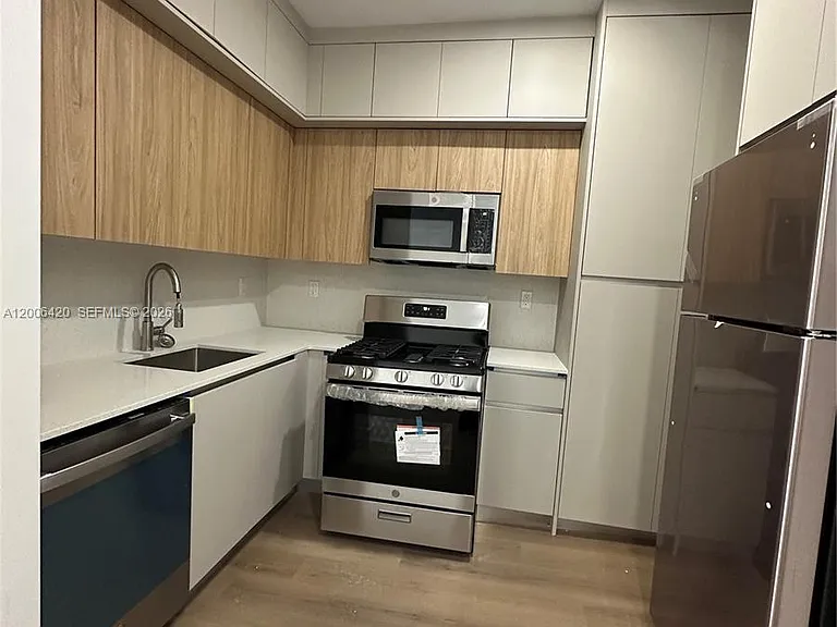 1619 Jefferson Ave #16 — Photo 4