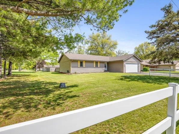 11649 Dorothea Ave, Machesney Park, IL 61115