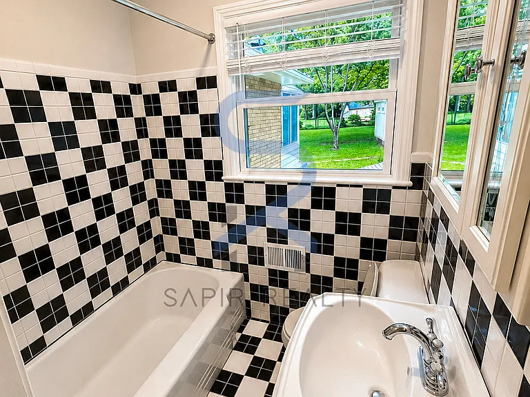 1171 Arborvista Dr NE — Photo 16