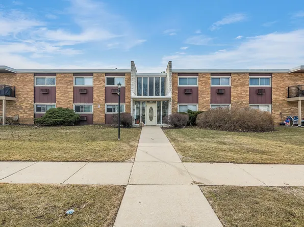 120A Collen Dr APT 202, Lombard, IL 60148