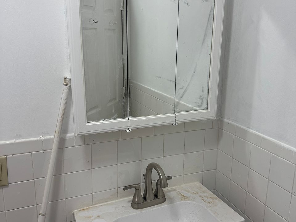 1st image of 400 Adams St APT 2F