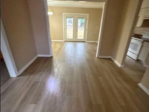3rd image of 706 Maurice Ave