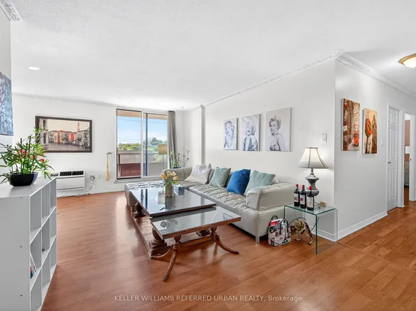 1881 Jane St #401, Toronto, ON M9N 3S7