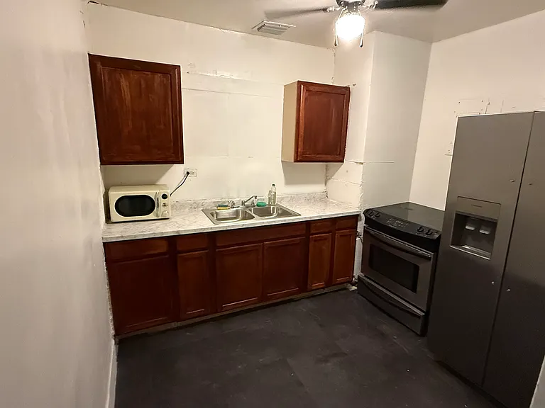1124 NW 112th Ter #C — Photo 5