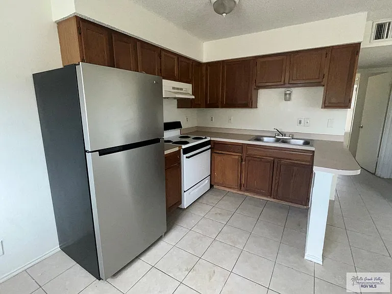 602 Scotch St #8 — Photo 4