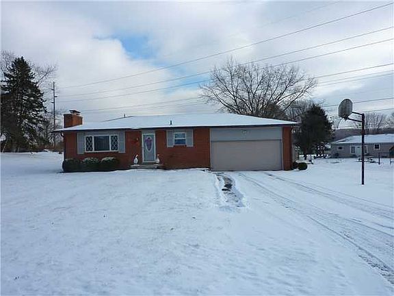 2nd image of 872 Colonial Dr
