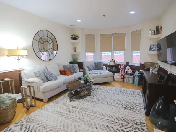 915 Madison St APT 3C, Hoboken, NJ 07030