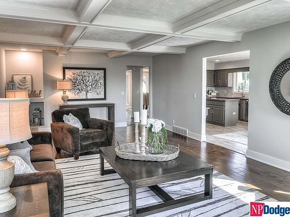 5th image of 15617 Westchester Cir