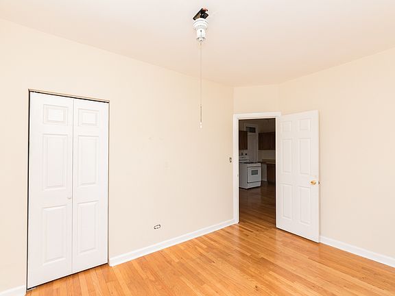 5th image of 6407 N Wayne Ave #3