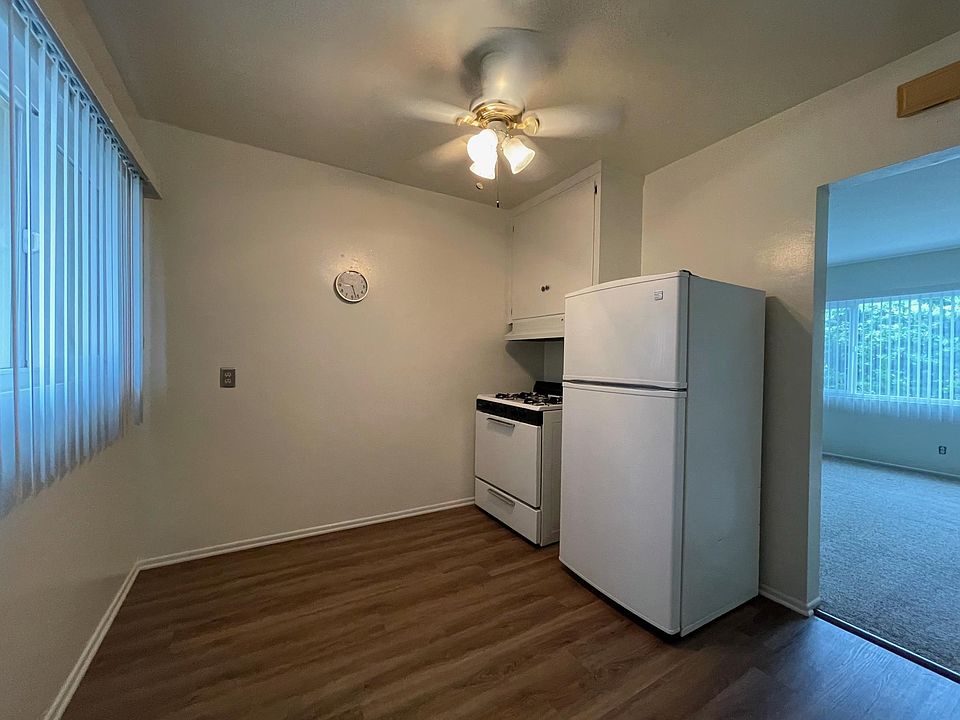 1st image of 169 El Camino Way