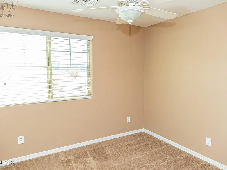 2162 W Scully Dr — Photo 17