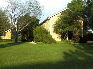 502 Midwest Club Pkwy, Oak Brook, IL 60523