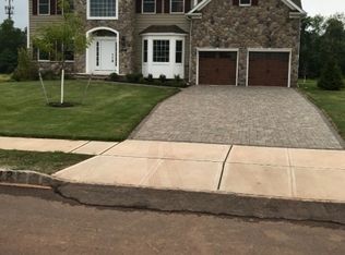 40 Windsor Rd, Belle Mead, NJ 08502