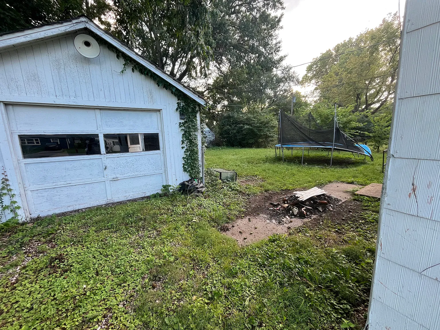 3 bed, 936 sqft, $845 — Photo 3