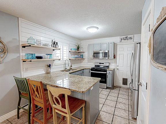 2nd image of 3191 E Riverbottoms Rd S