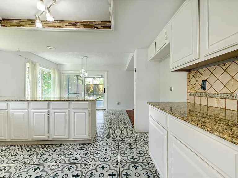 13103 Wickersham Ln — Photo 13