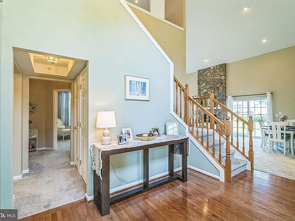 4th image of 1304 James Ct #110