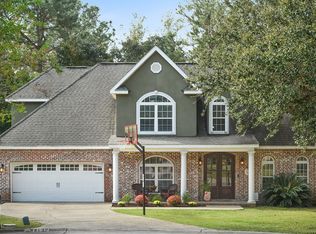 960 Glen Oaks Dr, Pass Christian, MS 39571